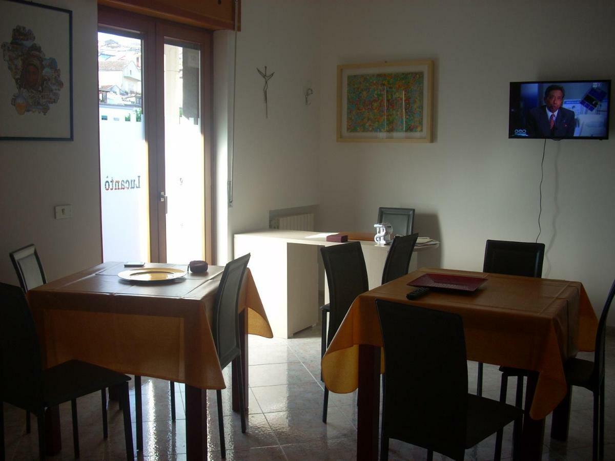 Lucanto Accommodations Calvello Exteriör bild
